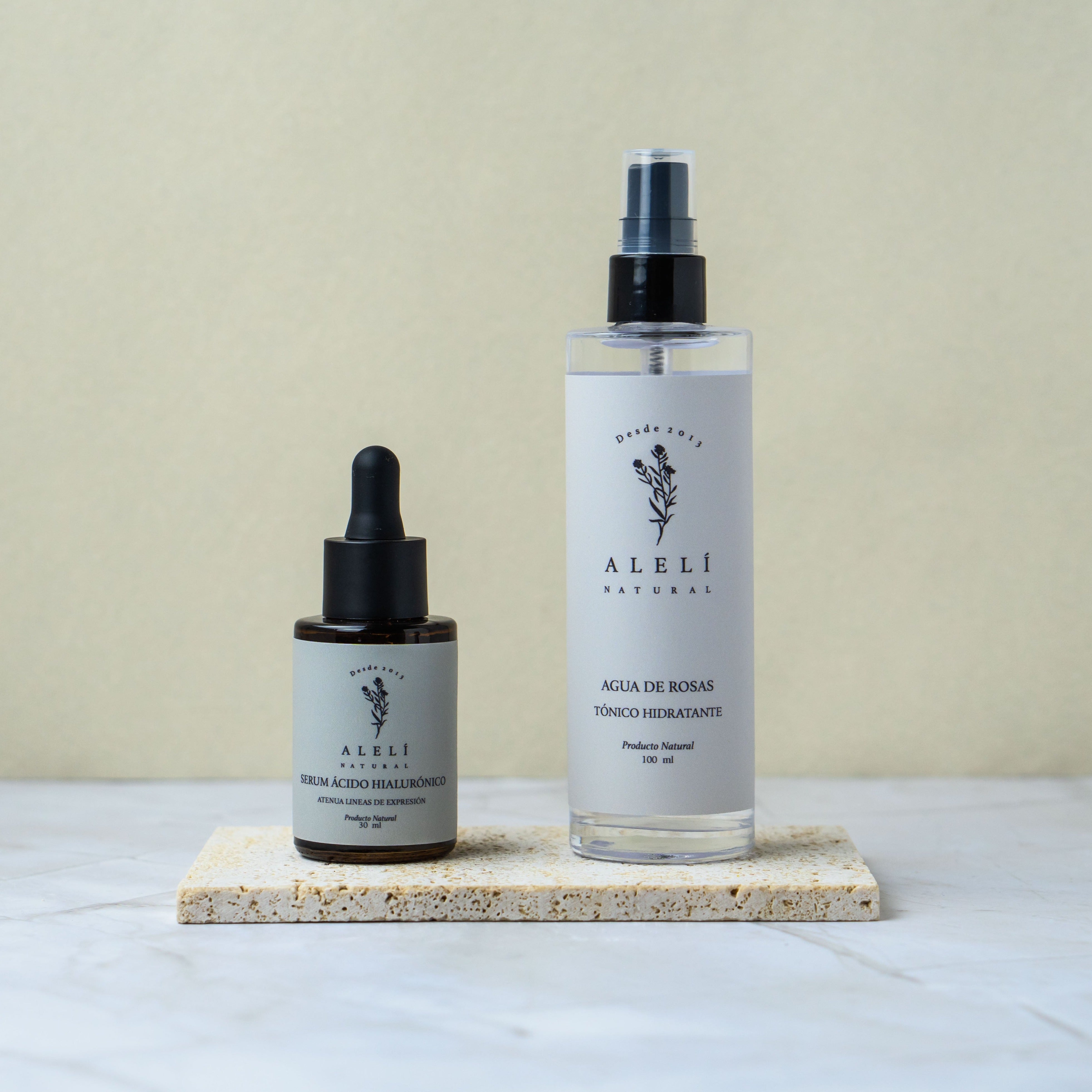 Vista frontal del Pack Doble Hidratación Facial Alelí Natural, que incluye Sérum de Ácido Hialurónico y Tónico de Agua de Rosas.