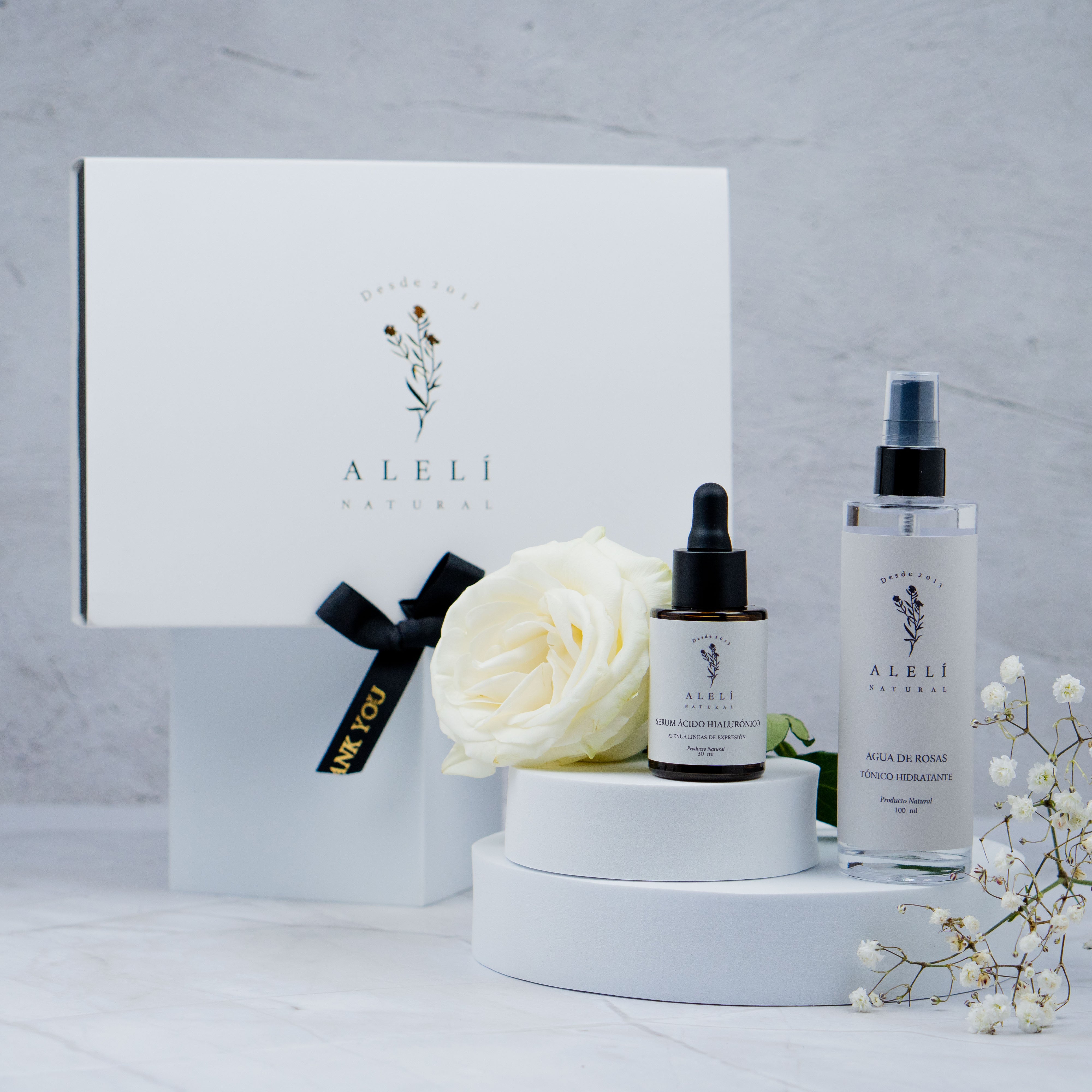 Pack Doble Hidratación Facial Alelí Natural con caja de regalo elegante, ideal para sorprender o consentirse.