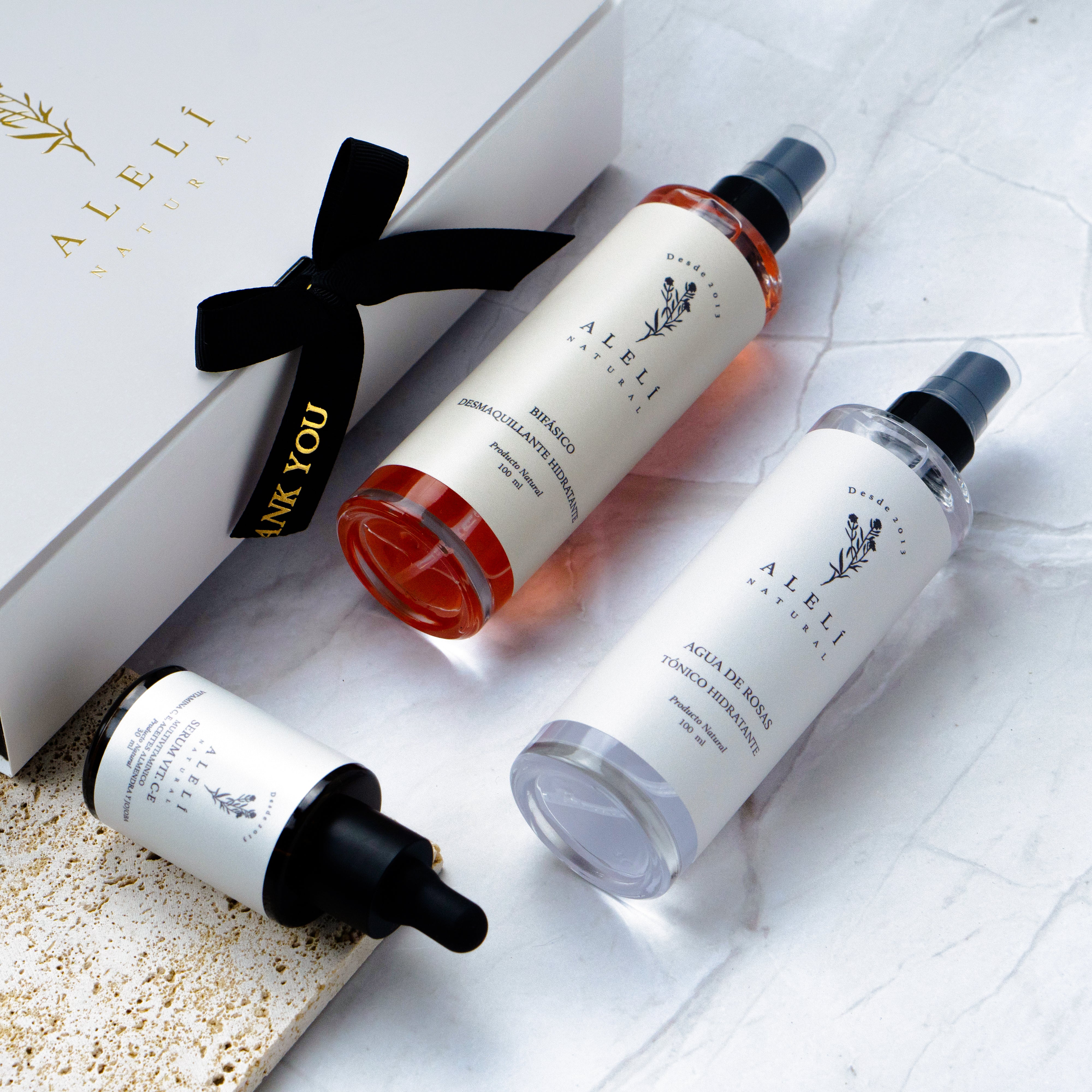 Trío esencial ha sido cuidadosamente diseñado para limpiar, hidratar y revitalizar la piel desde el primer paso. Ideal para comenzar el día con una piel radiante, protegida y equilibrada.