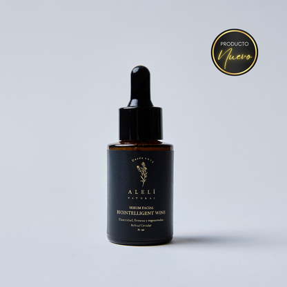 Producto Nuevo. Nuestro Serum Biointelligent Wine combina lo mejor de la ciencia botánica con la belleza consciente. Formulado con extracto de orujo de uva, rico en polifenoles y antioxidantes naturales, protege la piel del envejecimiento celular y aporta una luminosidad saludable desde la primera aplicación. 