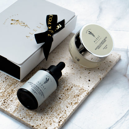 Descubre el poder reparador de la manteca de karité y el aceite de de rosa mosqueta con este pack diseñado para restaurar la elasticidad, suavidad y brillo natural de la piel. Ideal para pieles secas o expuestas a factores externos, este dúo revitaliza en profundidad con ingredientes vegetales y antioxidantes.